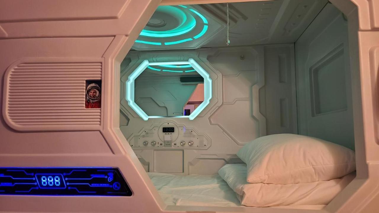 Hostel Aria Capsule Chişinău Extérieur photo
